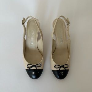 Vintage Chanel captoe slingbacks